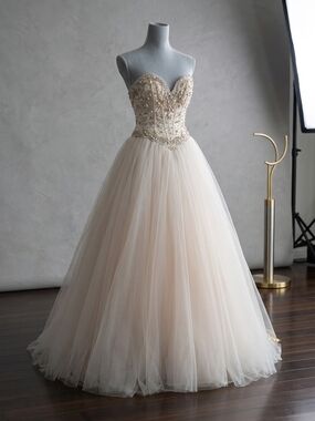 Mori Lee by Madeline Gardner Size 0 Ball Gown Wedding Gown Beaded Sweetheart